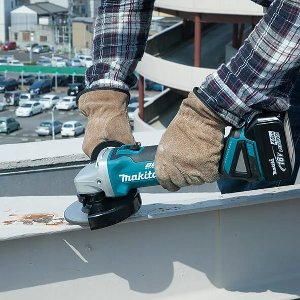 Miniamoladora 18V con 2 baterias 5Ah + Cargador + Maletín Makita DGA504RTJ - Imagen 6