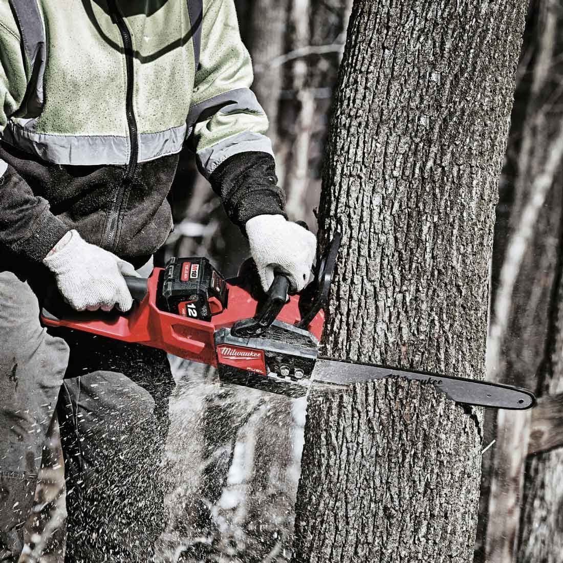 Kit Soplador + Motosierra + 2bat 8.0Ah + Cargador Milwaukee M18 FPP2OP2-802 - Imagen 5