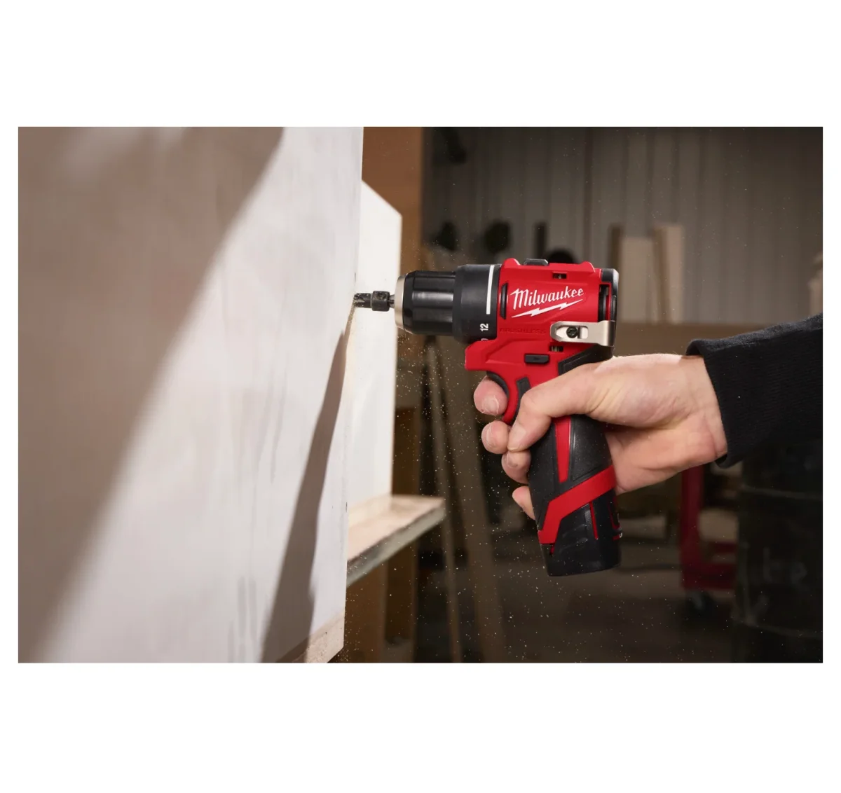 Taladro percutor subcompacto M12 + Batería 2Ah + Cargador + Maletín Milwaukee M12 BLPDRC-202C - Imagen 4